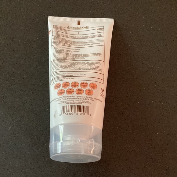 Austrialian gold mineral sunscreen - Picture 2 of 2